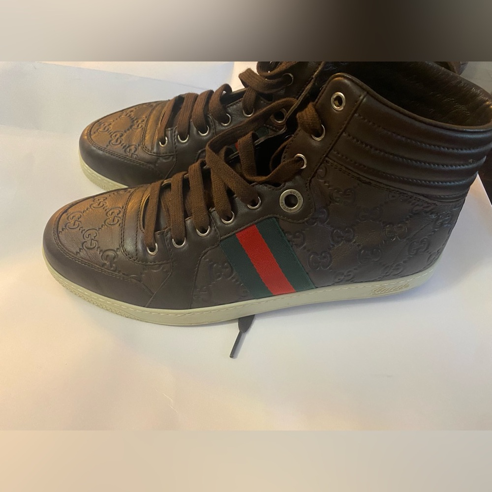 Men Gucci shoes size 10.5. Worn only once.